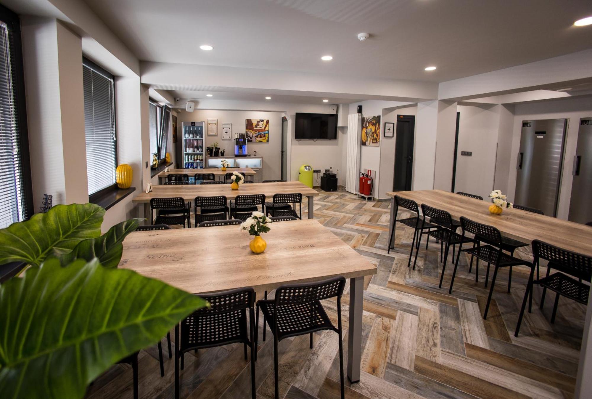 Dorm Bg Pet-Friendly Aparthotel Stara Zagora Ngoại thất bức ảnh